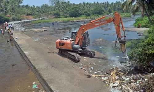 தடுப்பணைகளை புனரமைக்க ரூ.12 கோடி ஒதுக்கீடு