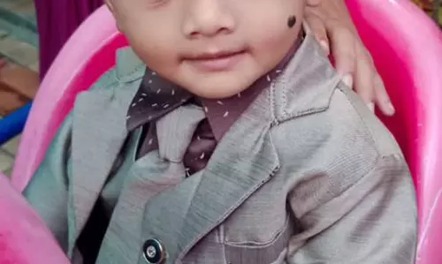 தேனியில் ஆற்றில் மூழ்கி குழந்தை பலி தேனியில் ஆற்றில் மூழ்கி குழந்தை பலி