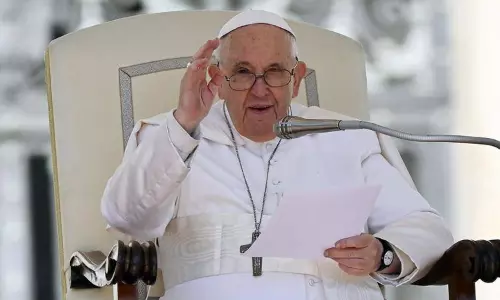 முதல் முறையாக உலக ஆயர்கள் மாமன்றத்தில் பெண்களும் வாக்களிக்க அனுமதி - போப் பிரான்சிஸ் நடவடிக்கை