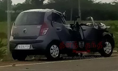 கார் மீது டேங்கர் லாரி மோதியதில் 4 பேர் படுகாயம்