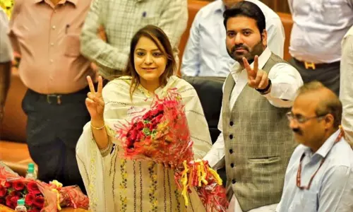 டெல்லி மேயர் தேர்தலில் மீண்டும் ஆம் ஆத்மி வெற்றி - துணை மேயர் பதவியும் கிடைத்தது டெல்லி மேயர் தேர்தலில் மீண்டும் ஆம் ஆத்மி வெற்றி - துணை மேயர் பதவியும் கிடைத்தது