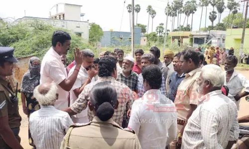 பொட்டல்புதூரில் பொதுமக்கள் சாலை மறியலுக்கு முயற்சி