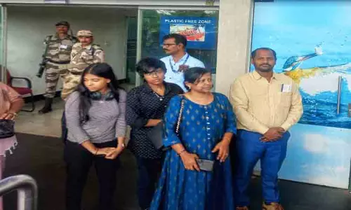 சூடானில் மீட்கப்பட்ட ஒரே குடும்பத்தை சேர்ந்த 4 பேர் மதுரை வந்தனர்