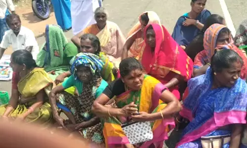 செல்போன் கோபுரம் அமைக்க எதிர்ப்பு தெரிவித்து பொதுமக்கள் மறியல்