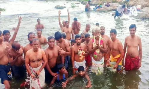 சிவன் கோவில் சித்திரை திருவிழா தீர்த்தவாரி