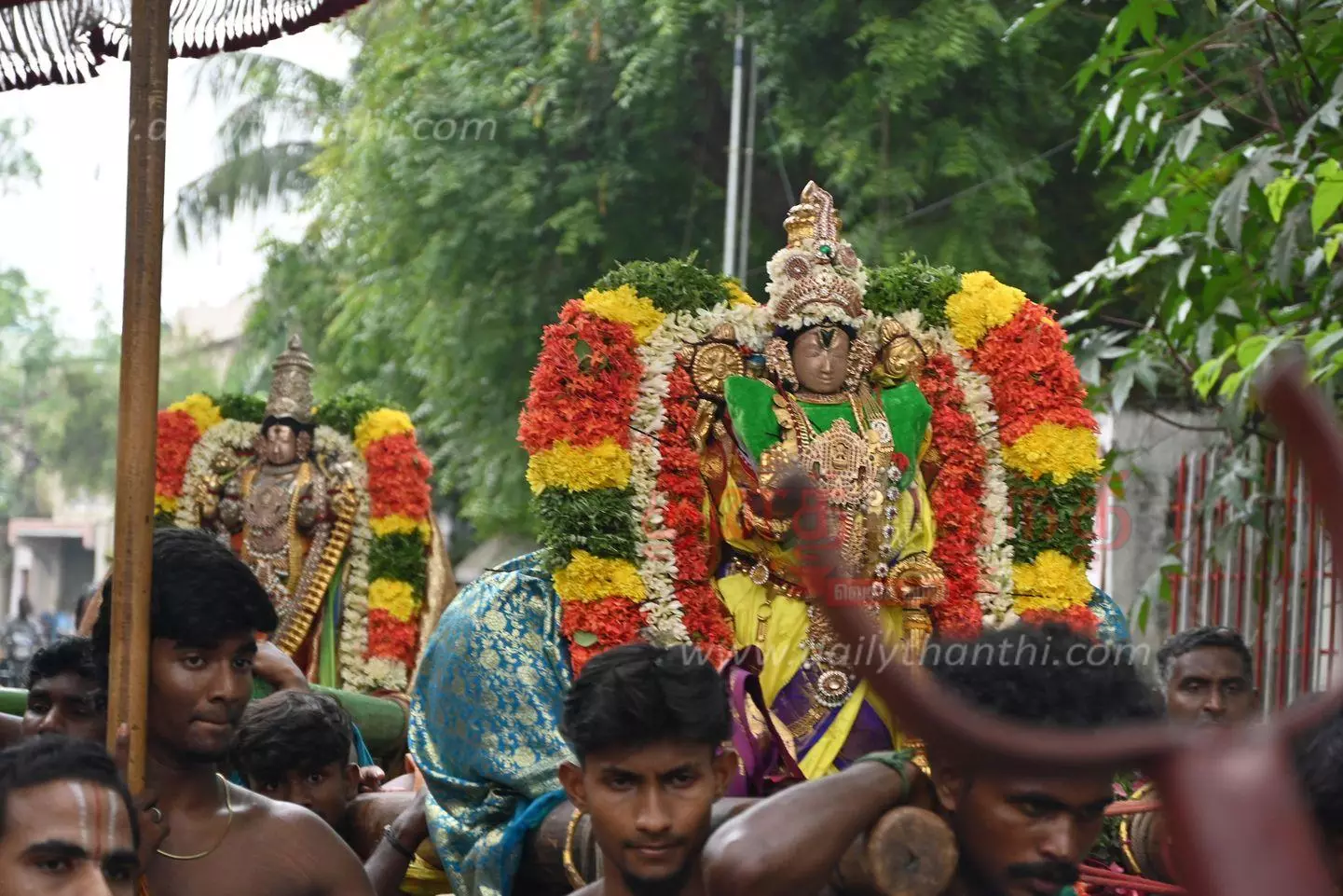 விஜயேந்திர மடத்தில் வைணவ சாமிகள் எழுந்தருளும் நிகழ்ச்சி