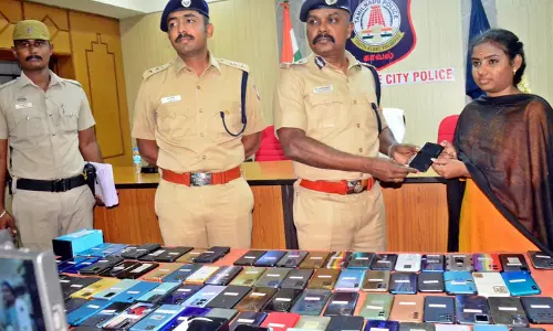 பொதுமக்கள் போலீசுக்கு தகவல் தெரிவிக்க வேண்டும்