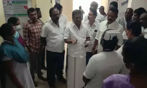 பிரசவத்தின் போது இறந்த பெண்ணிண் குடும்பத்திற்கு அமுல் கந்தசாமி எம்.எல்.ஏ. ஆறுதல்