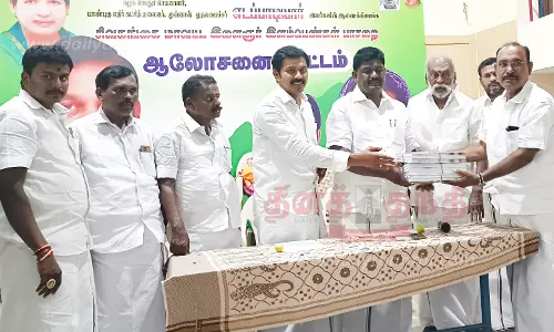 அ.தி.மு.க. ஆலோசனை கூட்டம்  செந்தில்நாதன் எம்.எல்.ஏ. பங்கேற்பு