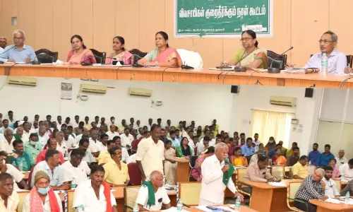 சிப்காட் தொழிற்பேட்டையில் வேளாண்மை சார்ந்தசிறு, குறு தொழிற்சாலைகள் தொடங்க முன்னுரிமை அளிக்க வேண்டும்குறைதீர்க்கும் நாள் கூட்டத்தில் விவசாயிகள் வலியுறுத்தல்