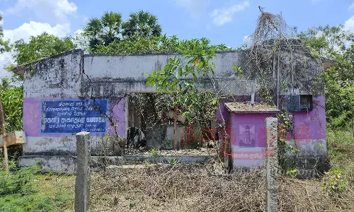 பராமரிப்பின்றி கிடக்கும் சுகாதார வளாகம் பயன்பாட்டிற்கு வருமா?