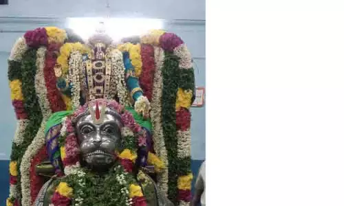 அனுமன் வாகனத்தில் ரெங்கநாதர்