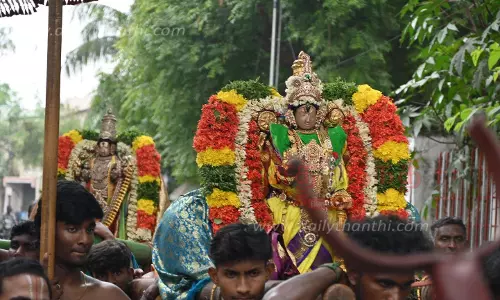 விஜயேந்திர மடத்தில் வைணவ சாமிகள் எழுந்தருளும் நிகழ்ச்சி விஜயேந்திர மடத்தில் வைணவ சாமிகள் எழுந்தருளும் நிகழ்ச்சி