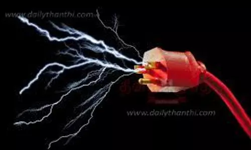 அறுந்து கிடந்த மின்வயரை மித்த மூதாட்டி மின்சாரம் தாக்கி பலி