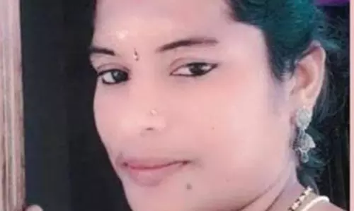 திராவகம் வீசப்பட்டதில் காயமடைந்த பெண் சிகிச்சை பலனின்றி சாவு திராவகம் வீசப்பட்டதில் காயமடைந்த பெண் சிகிச்சை பலனின்றி சாவு