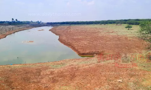 ஆர்.எஸ்.மங்கலம் பெரிய கண்மாயில் தண்ணீர் குறைந்தது