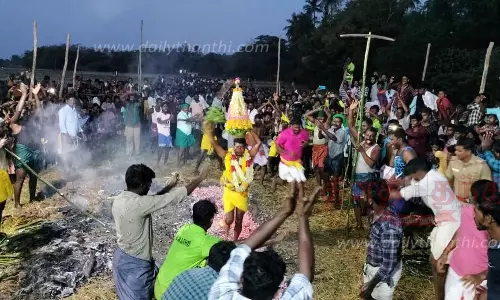 மகா மாரியம்மன் கோவில் தீமிதி திருவிழா