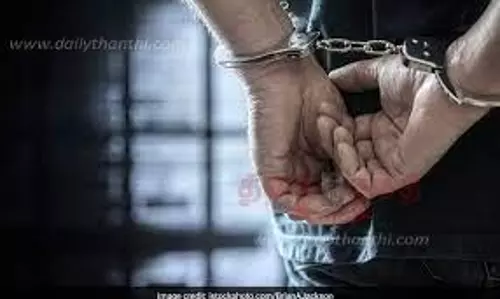 கஞ்சா வைத்திருந்த 2 பேர் கைது கஞ்சா வைத்திருந்த 2 பேர் கைது