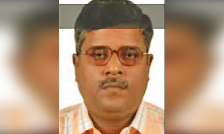 போலீஸ் உயர் அதிகாரி என்று கூறி ரூ.10 லட்சம் மோசடி செய்தவர் கைது