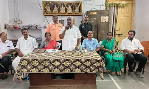 கிராமமக்களிடம் இருந்து பெறும் மனுக்கள் மீது உடனடி தீர்வு