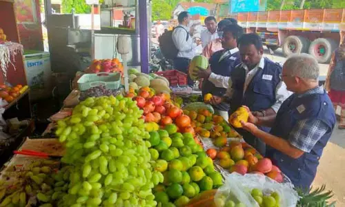 செயற்கை முறையில் பழுக்க வைத்த 575 கிலோ மாம்பழங்கள் பறிமுதல்