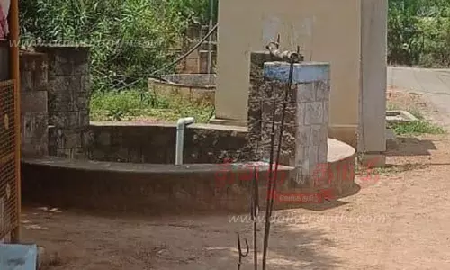ஆளை விழுங்க காத்திருக்கும் திறந்தவெளி குடிநீர் கிணறுகள்