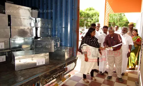 வாக்குப்பதிவுக்கு தேவையான 900 புதிய எந்திரங்கள் வந்தன வாக்குப்பதிவுக்கு தேவையான 900 புதிய எந்திரங்கள் வந்தன