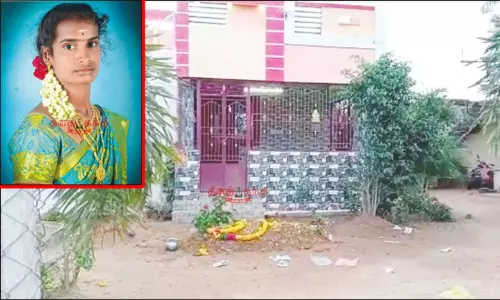 விஷம் குடித்து 8 மாத கர்ப்பிணி தற்கொலை; கணவர் வீட்டின் முன்பு உடல் அடக்கம்