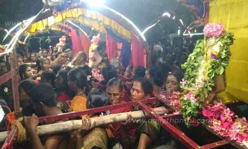 பவானி சங்கமேஸ்வரர் கோவிலில்63 நாயன்மார்கள் திருவீதி உலா