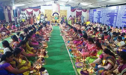 மாகாளியம்மன் கோவிலில் திருவிளக்கு பூஜை மாகாளியம்மன் கோவிலில் திருவிளக்கு பூஜை