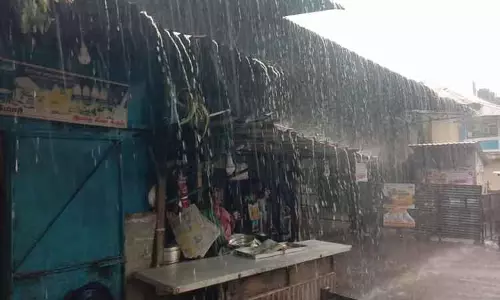 வால்பாறையில் இடியுடன் கனமழை