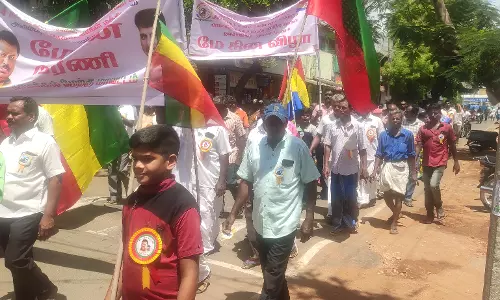 பரமத்திவேலூரில் மே தின ஊர்வலம்