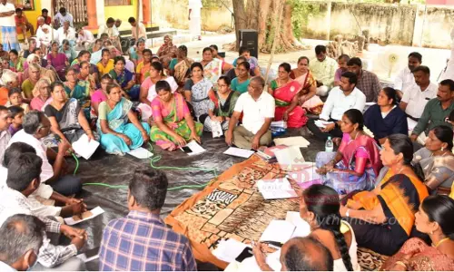 தொழிலாளர் தினத்தையொட்டி251 ஊராட்சிகளில் கிராமசபை கூட்டம்லளிகத்தில் கலெக்டர் சாந்தி பங்கேற்பு