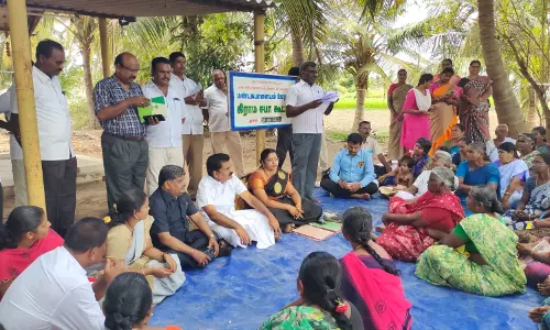 தொழிலாளர் தினத்தையொட்டி கிராம சபை கூட்டம்