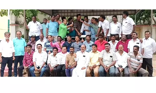 முன்னாள் மாணவர்கள் சந்திப்பு முன்னாள் மாணவர்கள் சந்திப்பு