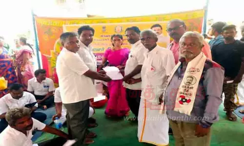 வீடுகளுக்கு குடிநீர் இணைப்பு வழங்க வேண்டும்