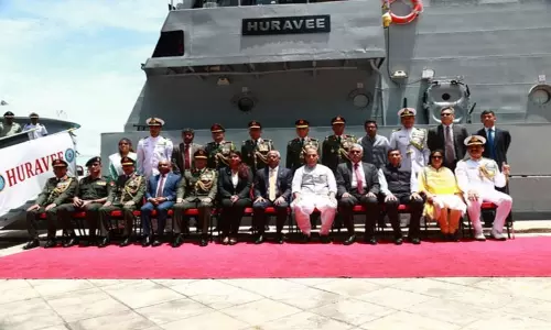 விரைவு ரோந்து கப்பலை மாலத்தீவிடம் ஒப்படைத்த மத்திய மந்திரி ராஜ்நாத் சிங் விரைவு ரோந்து கப்பலை மாலத்தீவிடம் ஒப்படைத்த மத்திய மந்திரி ராஜ்நாத் சிங்