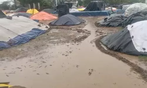 30 ஆயிரம் நெல் மூட்டைகள் மழையில் நனைந்து சேதம்