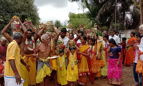 சாமுண்டீஸ்வரி அம்மனுக்கு சிறப்பு அபிஷேகம்