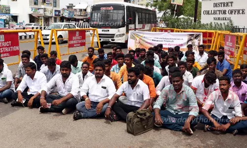 ஜல்லிக்கட்டு நடத்த அனுமதி கோரி தர்ணா