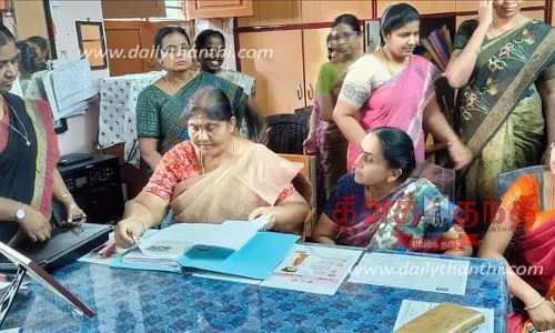 ஈரோடு மாநகராட்சி நடுநிலைப்பள்ளியில் மேயர் ஆய்வு