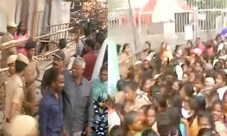 ஐ.பி.எல். டிக்கெட் விற்பனை: ரசிகர்கள் கூட்டத்தை கட்டுப்படுத்த போலீசார் தடியடி நடத்தியதால் பரபரப்பு