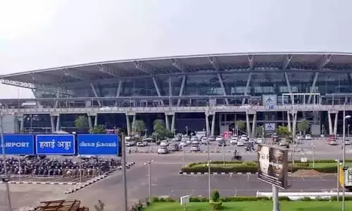 சென்னை விமான நிலையத்தில் வெளிநாட்டு பயணி திடீர் சாவு - சிகிச்சைக்காக வந்தவருக்கு நேர்ந்த சோகம்