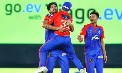 சிறப்பாக பந்துவீசி டெல்லி அணியை வெற்றி பெற செய்த இஷாந்த் ஷர்மாவுக்கு கேப்டன் டேவிட் வார்னர் பாராட்டு