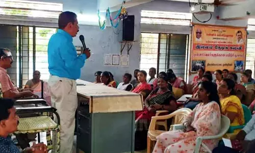 பள்ளி ஆசிரியர்களுக்கு பயிற்சி பள்ளி ஆசிரியர்களுக்கு பயிற்சி