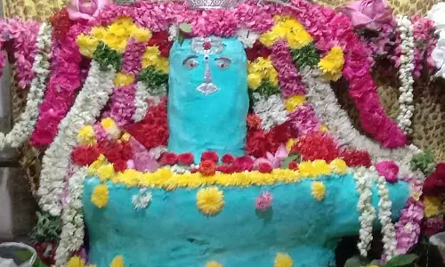 சிவன் கோவில்களில் பிரதோஷ வழிபாடு சிவன் கோவில்களில் பிரதோஷ வழிபாடு