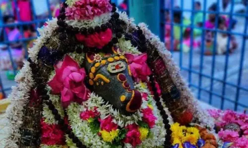 பிரதோஷத்தையொட்டி கோவில்களில் சிறப்பு பூஜை