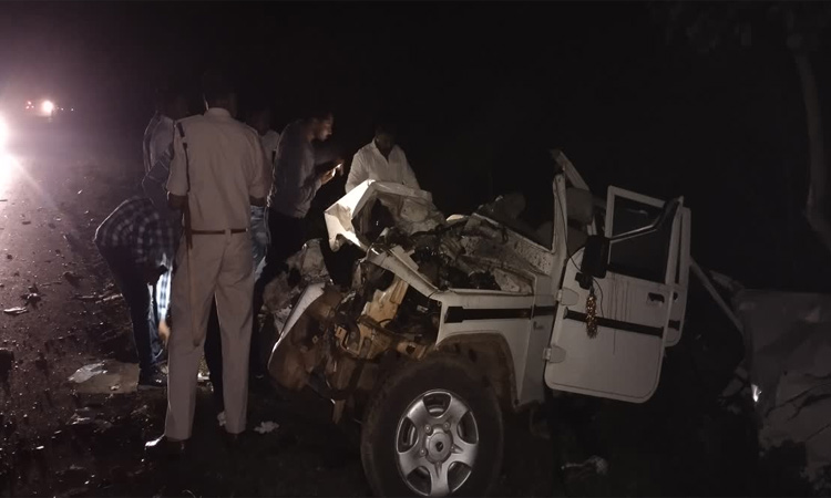 திருமண நிகழ்ச்சிக்கு சென்றபோது கார் விபத்து: 5 பெண்கள் உள்பட 11 பேர் பலி