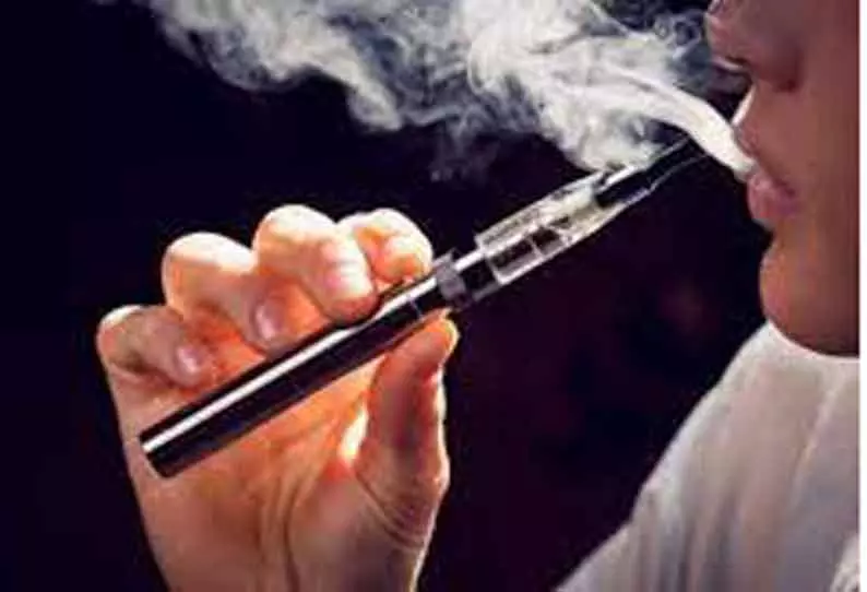 டிராம்பேயில் 700 இ-சிகரெட்டுகள் பறிமுதல்