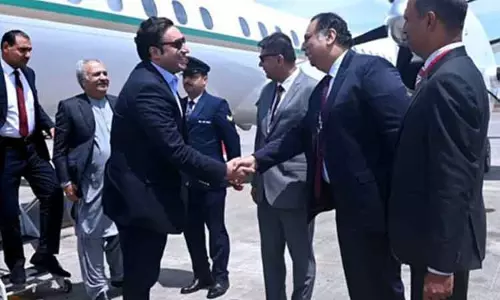 12 ஆண்டுகளுக்கு பின் முதல் முறையாக இந்தியா வந்த பாகிஸ்தான் வெளியுறவுத்துறை மந்திரி...!